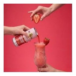 HARD ROCK COCKTAIL STRAWBERRY DAIQUIRI CON RON BLANCO 250ML 5%VOL.